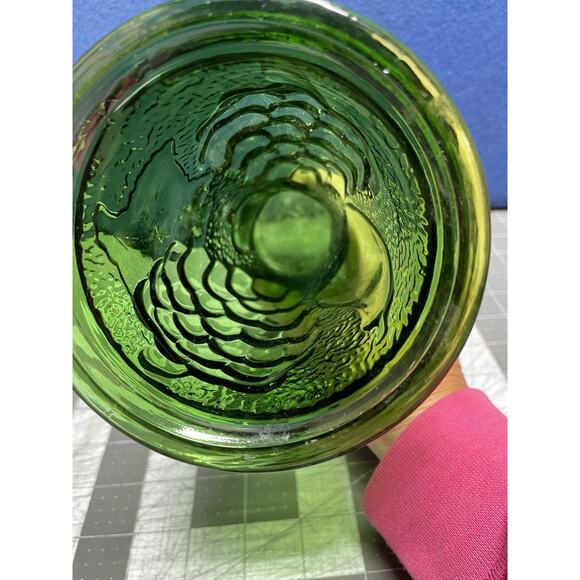 Vintage Italian Emerald Green Vase Embossed Fruit Design Made in Italy 10" Tall - Picture 5 of 6